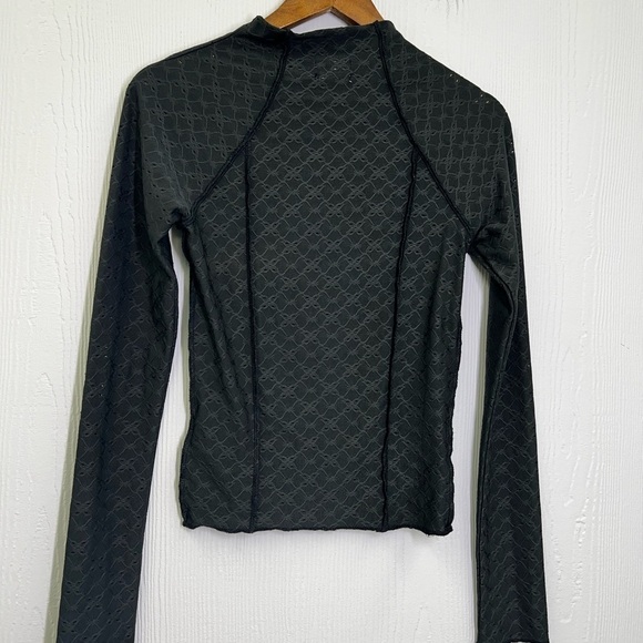 Urban Outfitters - Black Open Floral Design Long Sleeve Mock Neck Blouse Medium - Picture 12 of 12